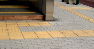 Тактильная плитка ПВХ в Грозном - купить от 718 руб. в ТротуарнаяПлитка