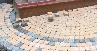 Укладка плитки на крыльцо в Грозном по цене от 821 руб. за м² | ТротуарнаяПлитка