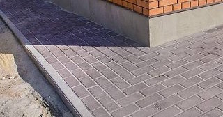 Укладка плитки на отмостку: Цена от 821 руб. в Грозном от ТротуарнаяПлитка