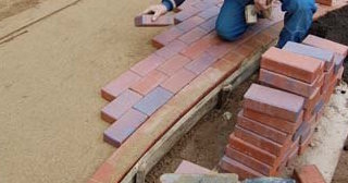 Установка тротуарной плитки в Грозном - цена от 821 руб. за работу