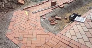 Укладка тротуарной плитки в Грозном в октябре