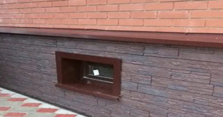 Облицовка цоколя панелями под камень в Грозном в октябре